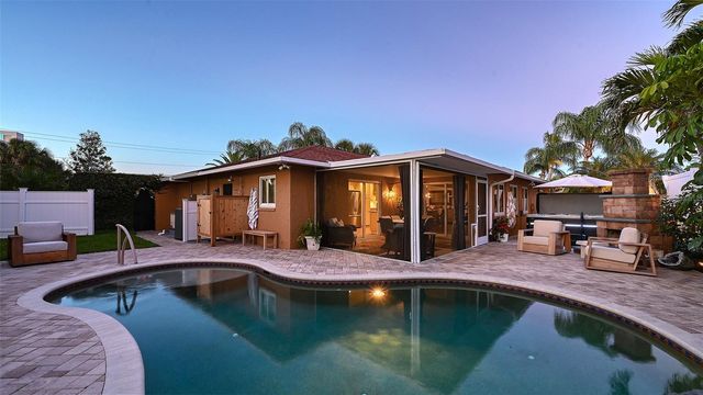 7137 WESTMORELAND DRIVE, Sarasota, FL 34243