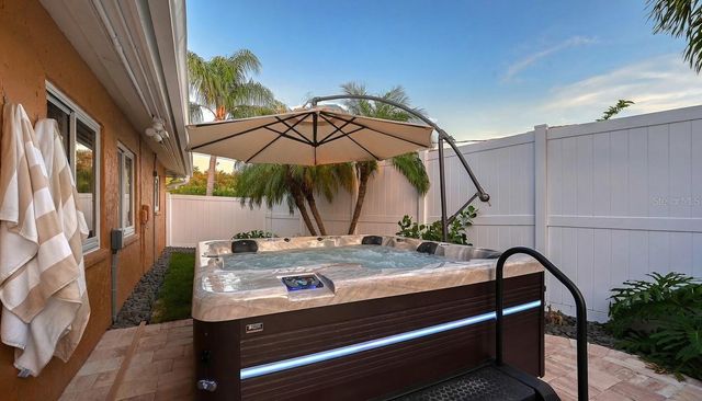 7137 WESTMORELAND DRIVE, Sarasota, FL 34243