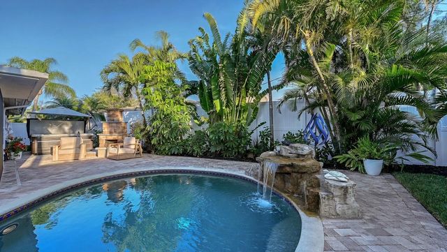 7137 WESTMORELAND DRIVE, Sarasota, FL 34243