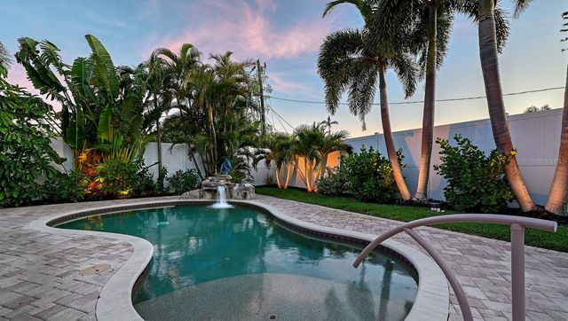 7137 WESTMORELAND DRIVE, Sarasota, FL 34243