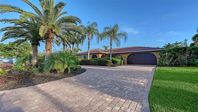 7137 WESTMORELAND DRIVE, Sarasota, FL 34243