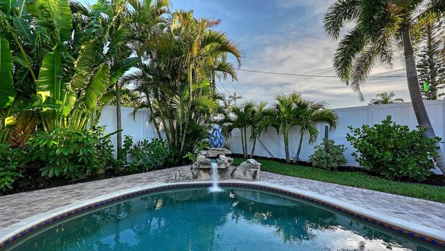 7137 WESTMORELAND DRIVE, Sarasota, FL 34243