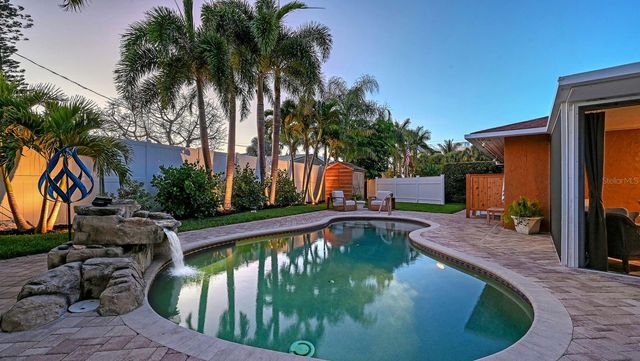 7137 WESTMORELAND DRIVE, Sarasota, FL 34243