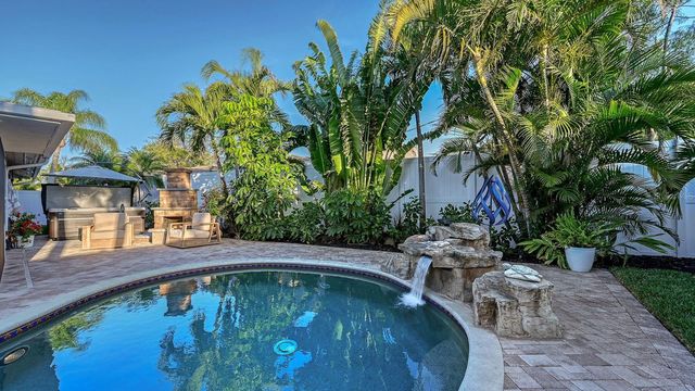 7137 WESTMORELAND DRIVE, Sarasota, FL 34243