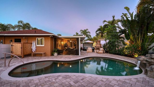 7137 WESTMORELAND DRIVE, Sarasota, FL 34243