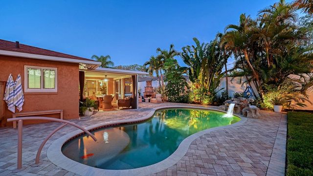 7137 WESTMORELAND DRIVE, Sarasota, FL 34243