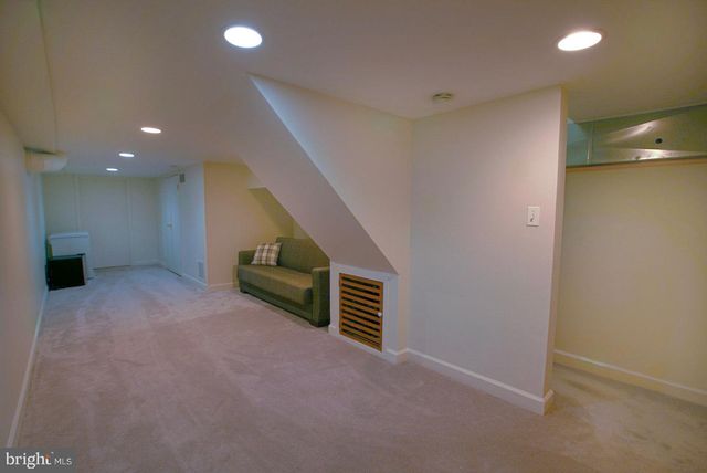 2518 E FAIRMOUNT AVE, Baltimore, MD 21224