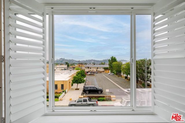 1121 E Wilson Avenue 12, Glendale, CA 91206