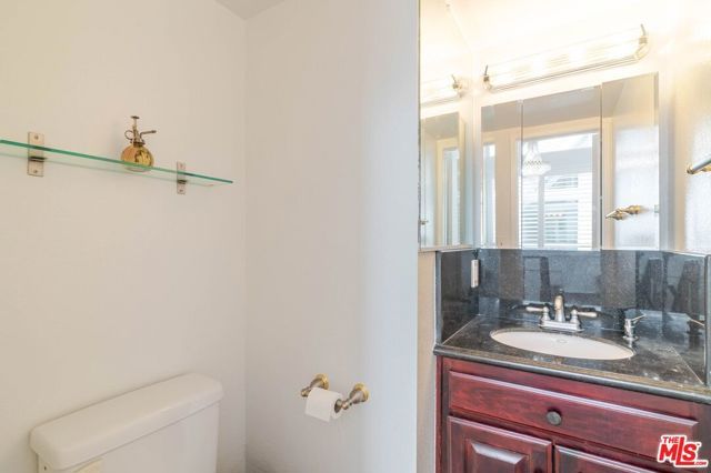 1121 E Wilson Avenue 12, Glendale, CA 91206