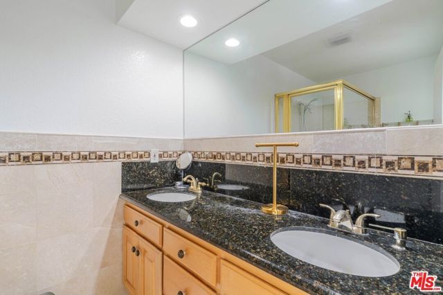 1121 E Wilson Avenue 12, Glendale, CA 91206