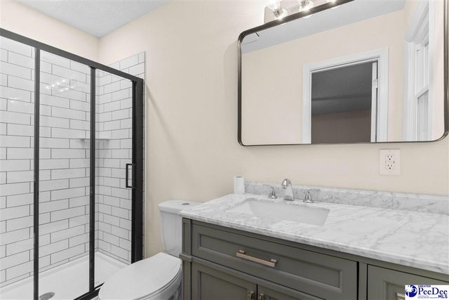 37 York St, Florence, SC 29506