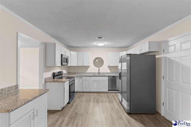 37 York St, Florence, SC 29506