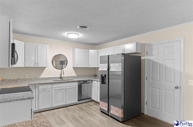 37 York St, Florence, SC 29506