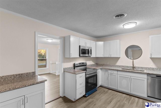 37 York St, Florence, SC 29506