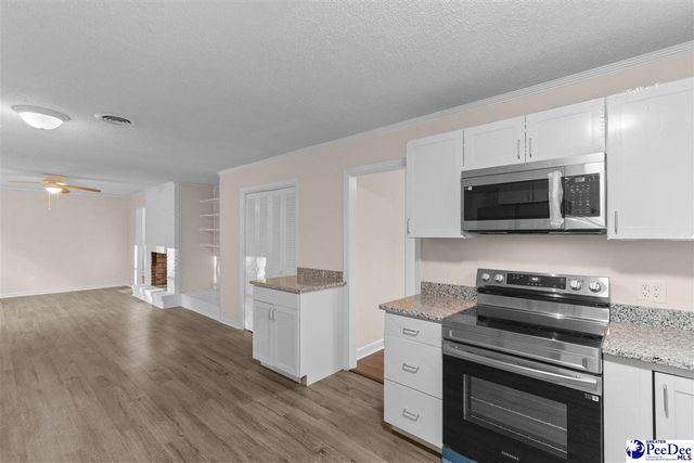 37 York St, Florence, SC 29506