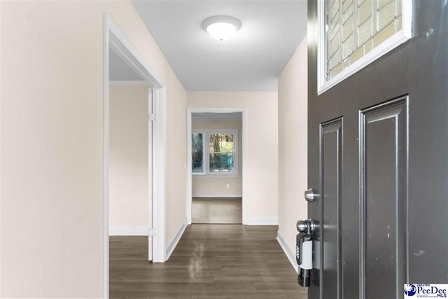 37 York St, Florence, SC 29506