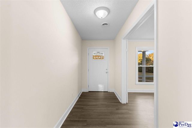 37 York St, Florence, SC 29506