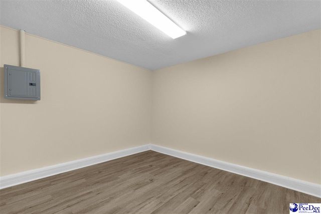 37 York St, Florence, SC 29506