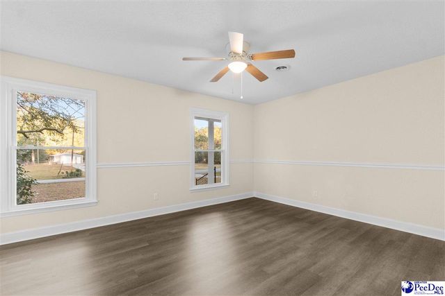 37 York St, Florence, SC 29506