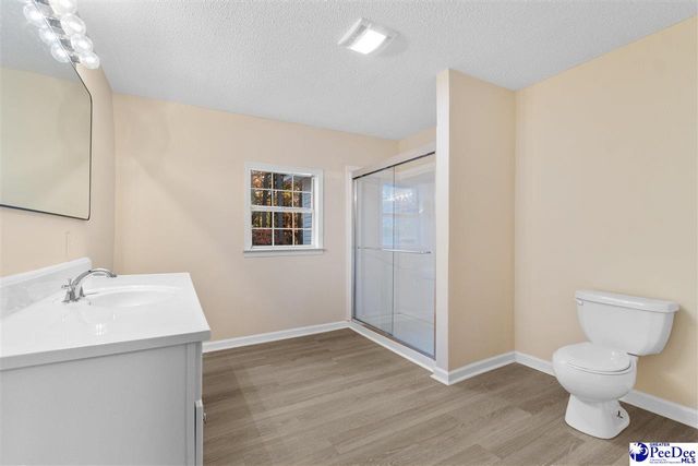 37 York St, Florence, SC 29506