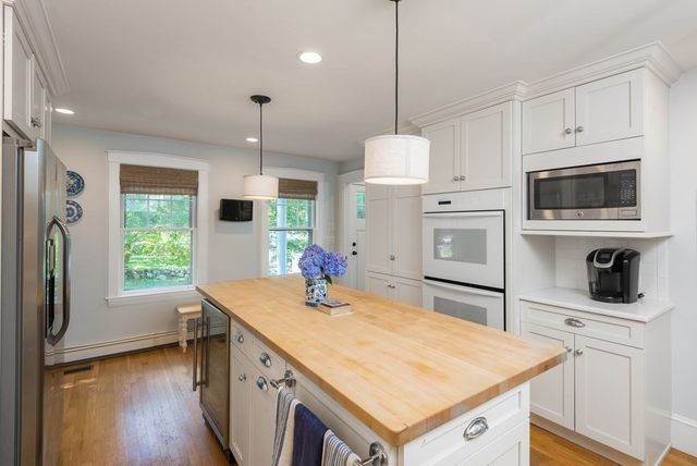 380 Beechwood St, Cohasset, MA 02025