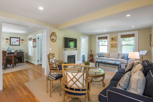 380 Beechwood St, Cohasset, MA 02025