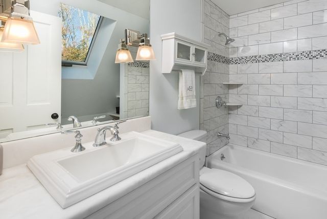 380 Beechwood St, Cohasset, MA 02025