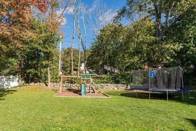 380 Beechwood St, Cohasset, MA 02025