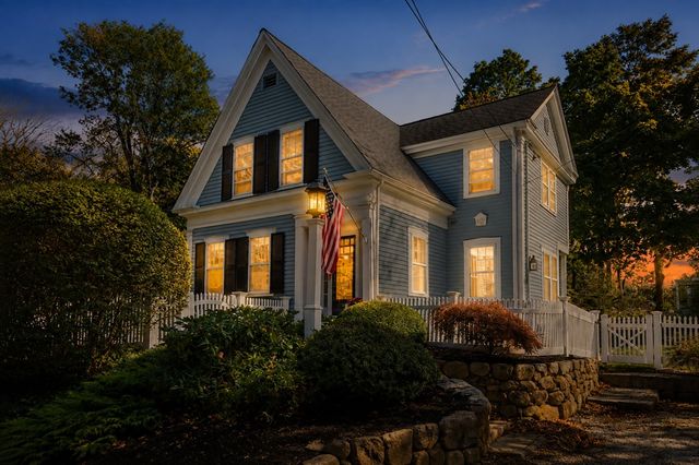 380 Beechwood St, Cohasset, MA 02025