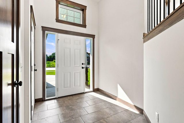 17762 Empire Trail, Lakeville, MN 55044