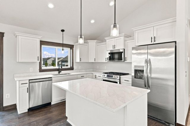17762 Empire Trail, Lakeville, MN 55044