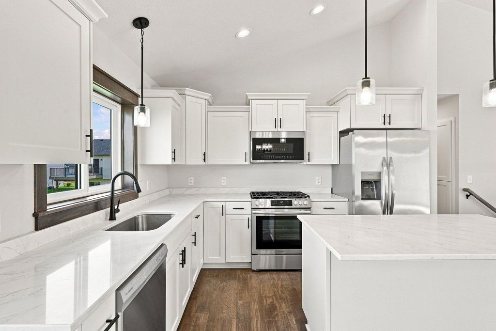 17762 Empire Trail, Lakeville, MN 55044 — photo 5