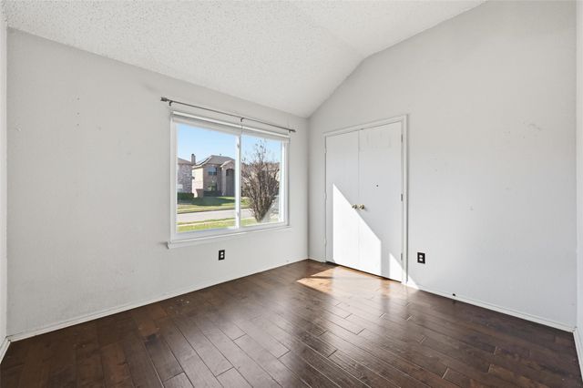 7411 Marsland Lane, Arlington, TX 76001