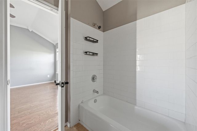 7411 Marsland Lane, Arlington, TX 76001