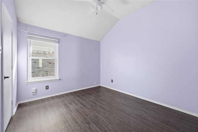 7411 Marsland Lane, Arlington, TX 76001