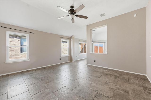 7411 Marsland Lane, Arlington, TX 76001