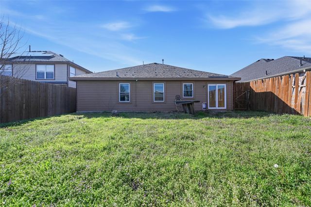 7411 Marsland Lane, Arlington, TX 76001