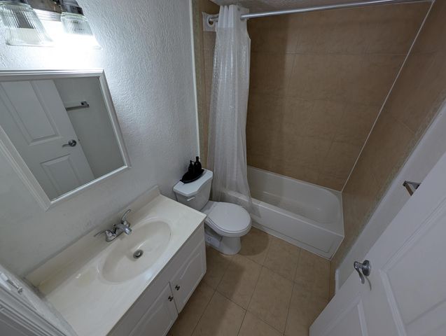 1720 NW N River Drive 209, Miami, FL 33125