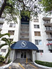 1720 NW N River Drive 209, Miami, FL 33125