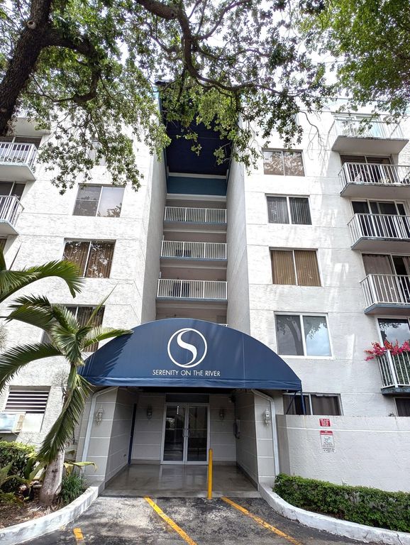1720 NW N River Drive 209, Miami, FL 33125