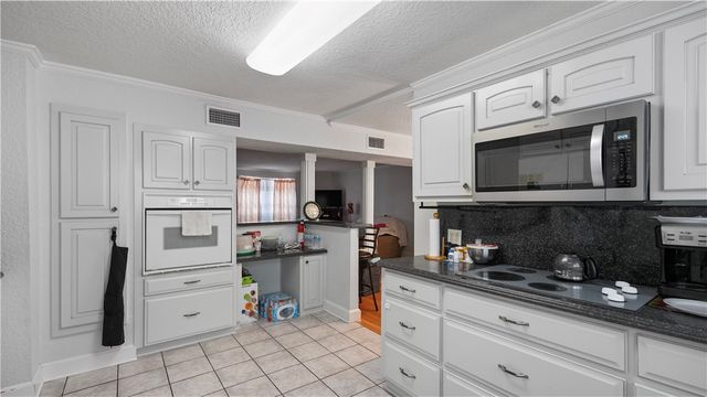 761 S 4th Street, Jesup, GA 31545