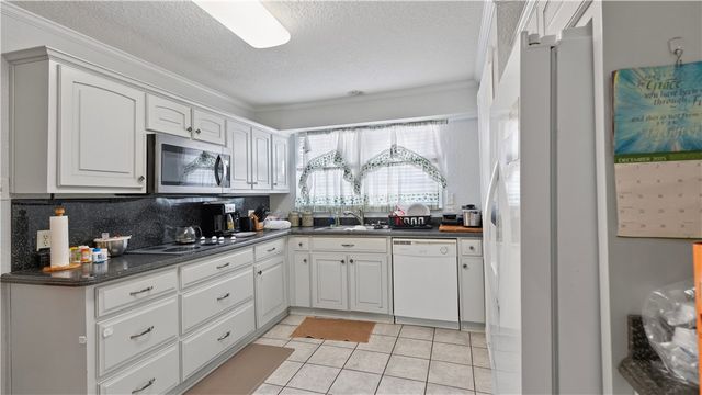 761 S 4th Street, Jesup, GA 31545