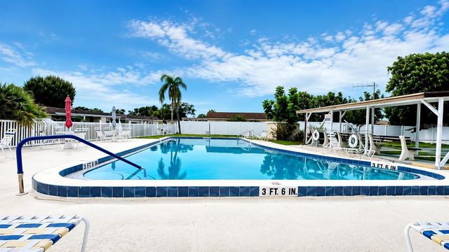 617 PARK CIRCLE 26, Bradenton, FL 34207