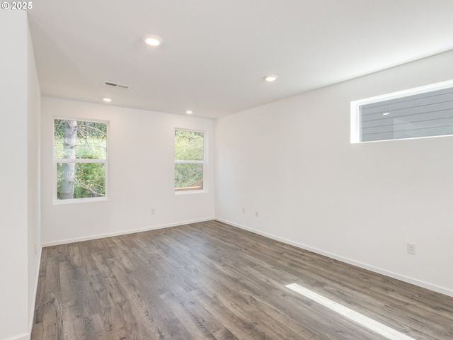 5907 Ne 121ST Way, Vancouver, WA 98686
