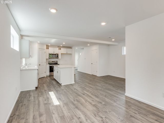 5907 Ne 121ST Way, Vancouver, WA 98686