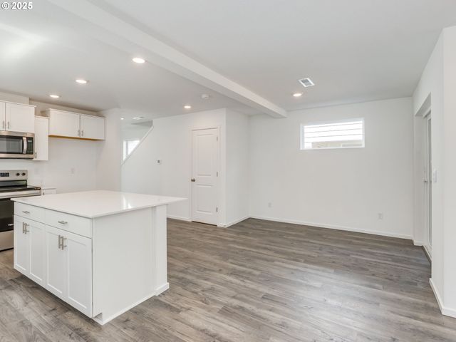 5907 Ne 121ST Way, Vancouver, WA 98686