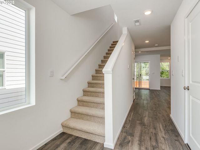 5907 Ne 121ST Way, Vancouver, WA 98686