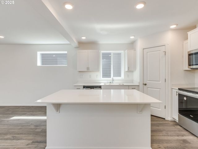 5907 Ne 121ST Way, Vancouver, WA 98686
