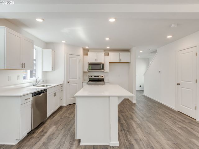 5907 Ne 121ST Way, Vancouver, WA 98686