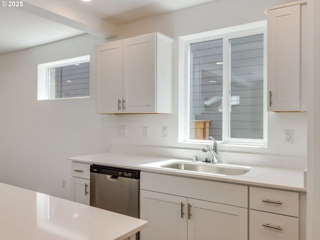 5907 Ne 121ST Way, Vancouver, WA 98686